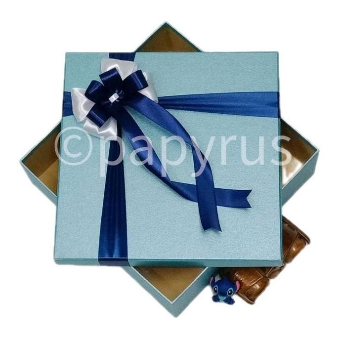 

ready stock PAPYRUS 30x30 Tinggi 10cm Kotak Kado Gift Box Hadiah