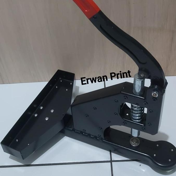 

baru !!! MESIN MATA AYAM / BANNER 10 MM RING 1 + MATRAS