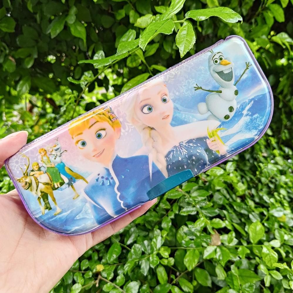 

Promo Kotak Pensil Karakter Kartun Frozen Spiderman Hello Kitty Peralatan Sekolah Free Penghapus Penggaris Rautan