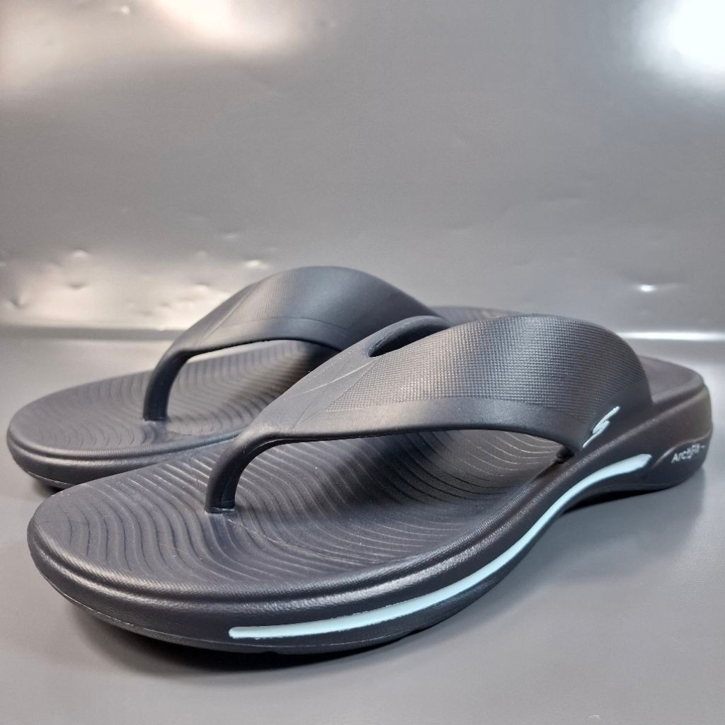 SANDAL SKECHERS ARCH FIT JEPIT / SANDAL JEPIT PRIA