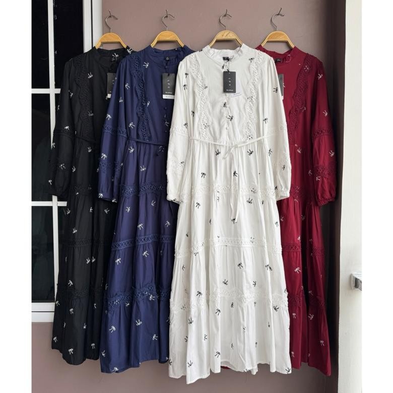 Gamis Ribbon, dress lfy, gamis lafreya, gamis bangkok, gamis putih, white maxi, dress katun bordir, 