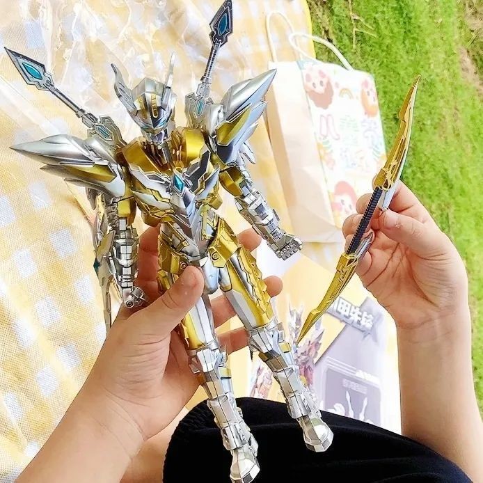 Mecha Ultimate Shining Zero Ultraman Toy