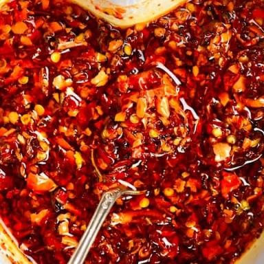 

Chili Oil 500 gram/ML Pedas Gurih Aromatik RB10