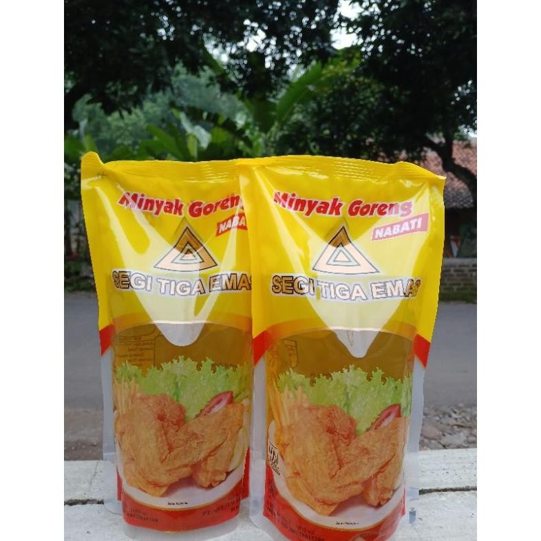 

Minyak Goreng Segitiga Emas 1000ml Tahan Suhu Tinggi RB10