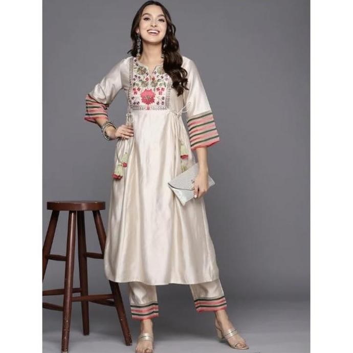 Baju India Merek Indo Era Embroidered Viscose Round Neck Women'S Kurta Trouser Set
