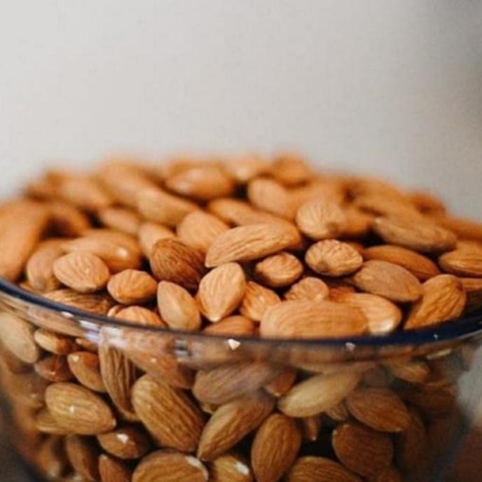 

almond mentah,raw almond super 1kg termurah