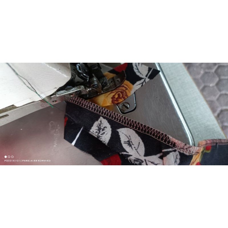 Mesin Obras Siruba Seken Benang 4 Dinamo Servo Komplit