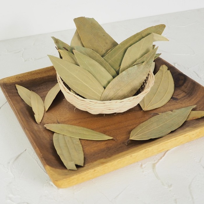 

Barang Terlaris Daun Salam Kering 1 Kg / Dried Bay Leaves 1 Kg Cod