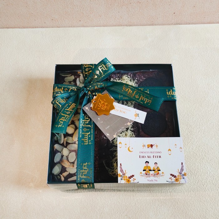 

Hampers Gift Parcel Lebaran Idul Fitri Ramadhan Choco Fudge Brownies Best Quality