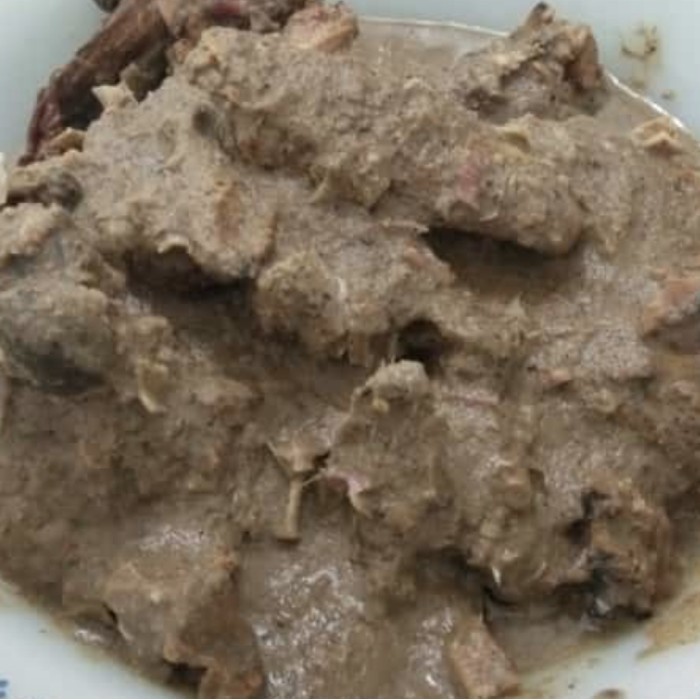 

Ayam Kampung Bumbu Napinadar Khas Batak Toba