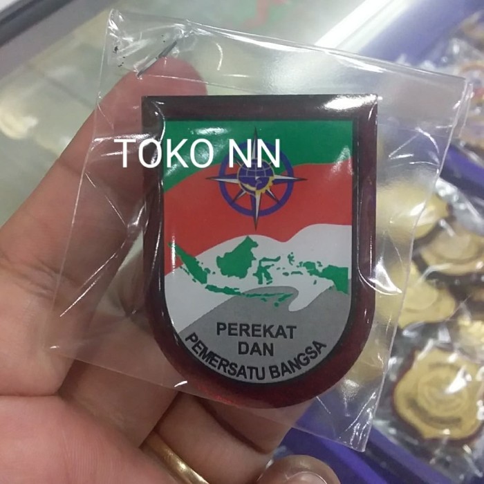 

Pin Perekat Warna Mika