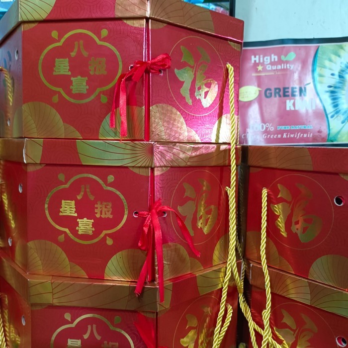 

Hampers Jeruk Ponkam Premium Isi 18Pcs Spesial Imlek