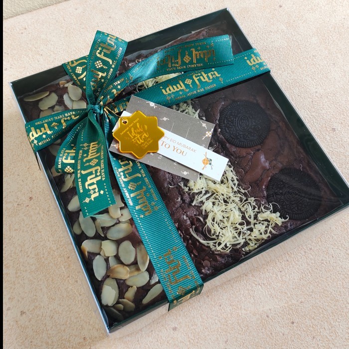 

Hampers Gift Parcel Lebaran Idul Fitri Ramadhan Choco Fudge Brownies