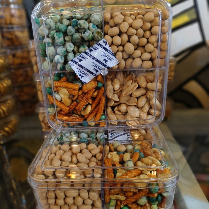 

Paket Kacang Mix Toples 4 Sekat