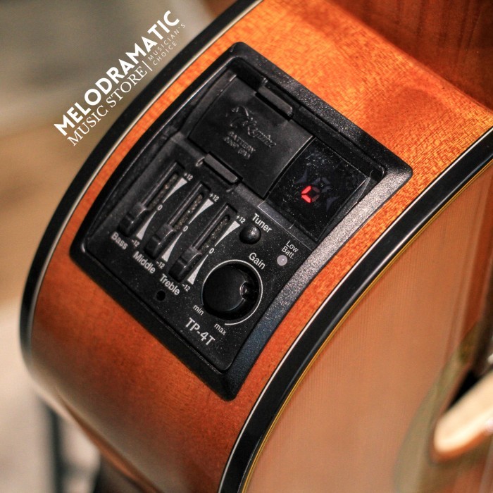 New GITAR CLASSIC NYLON TAKAMINE GC3CE SOLID TOP