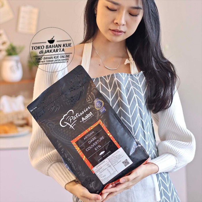

Patissier 61% Cokelat Dark Chocolate 1kg Couverture Coin Baking Enak