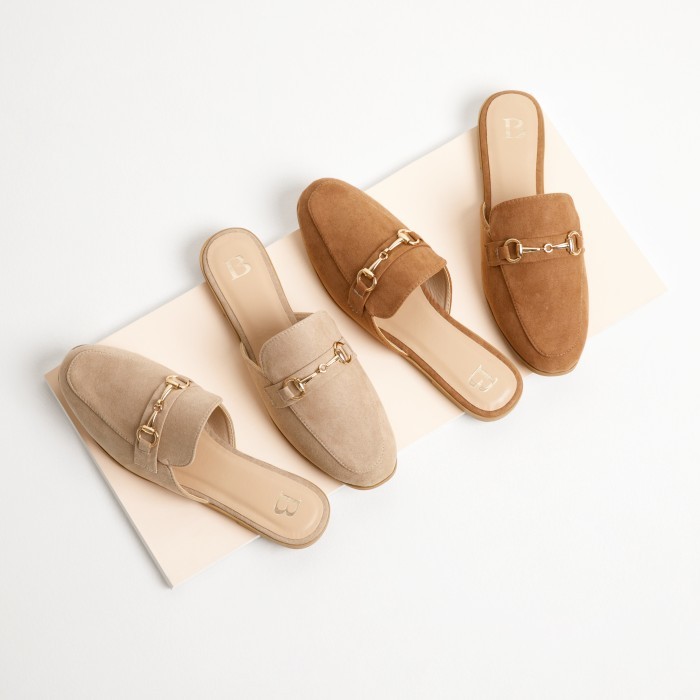 Berrybenka - Sepatu Flat Shoes Wanita Sophie Fellice Emblished Mules