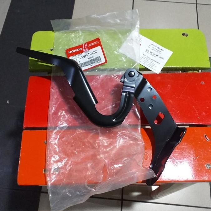 Engsel cup kap motor mesin Honda HRV Original