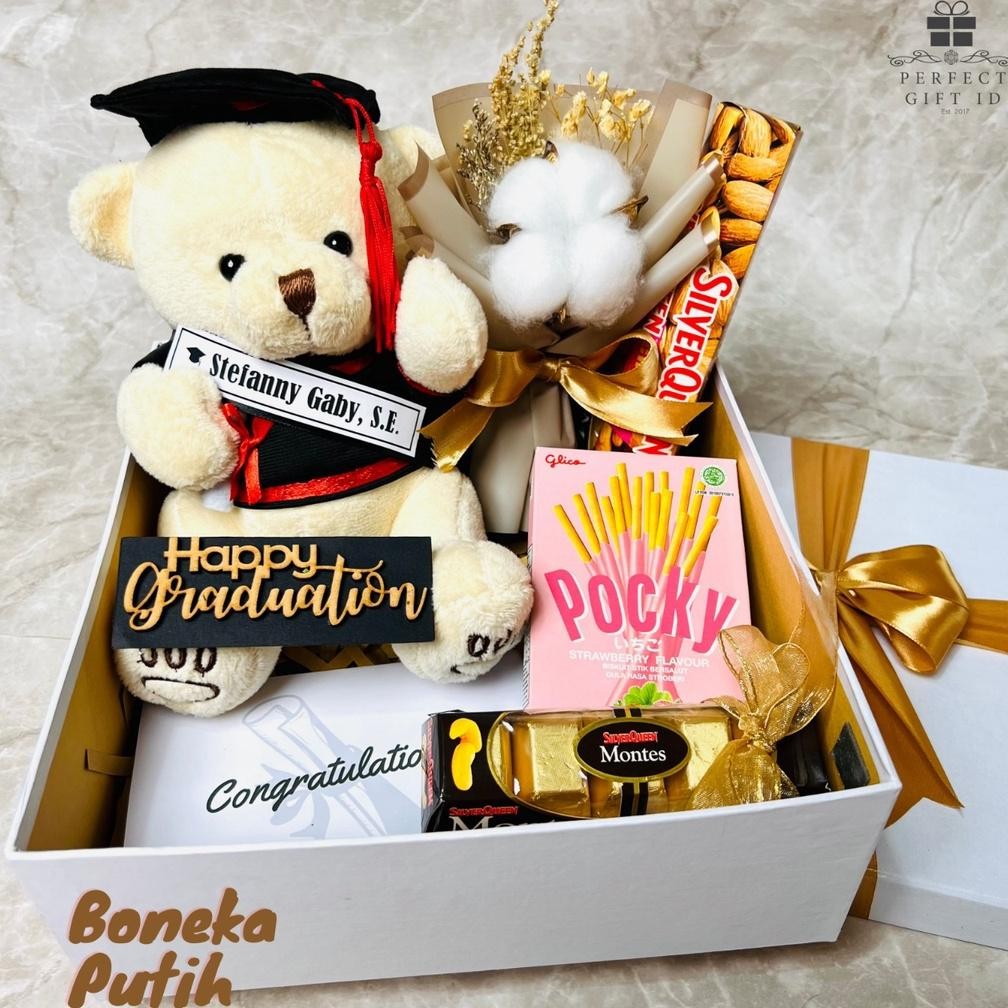 

COD HADIAH WISUDA / KADO WISUDA / HAMPERS WISUDA / HAMPERS GRADUATION / GIFT BOX WISUDA / KADO SIDANG / HADIAH WISUDA / GRADUATION GIFT / BONEKA WISUDA la-92