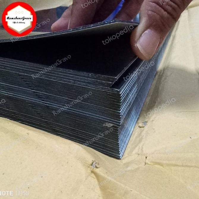 

Grosir Gravoply/Bahan Laser/Kilap Hair Line/60X120Cm Tebal 1.5Mm Silver