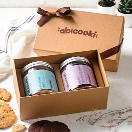 

Grosir Hampers Cookies Abicooki - Gift Hampers Snack Kue Kering Coklat Murah