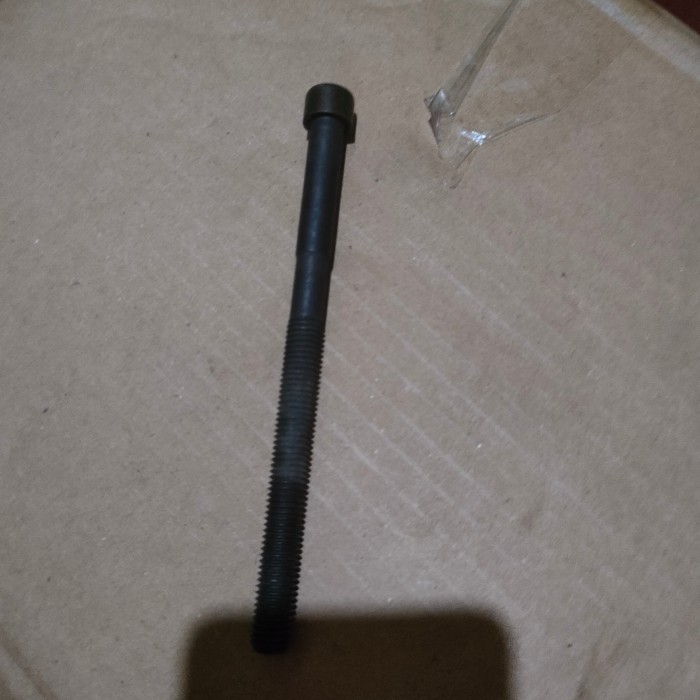 baut silinder head hyundai grand Avega