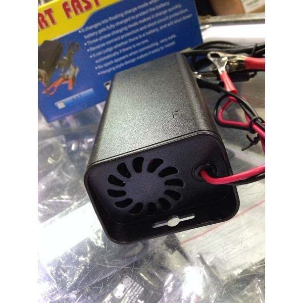 CHARGER AKI MOBIL CAS AKI MOBIL MOTOR SMART FAST CHARGER 10A