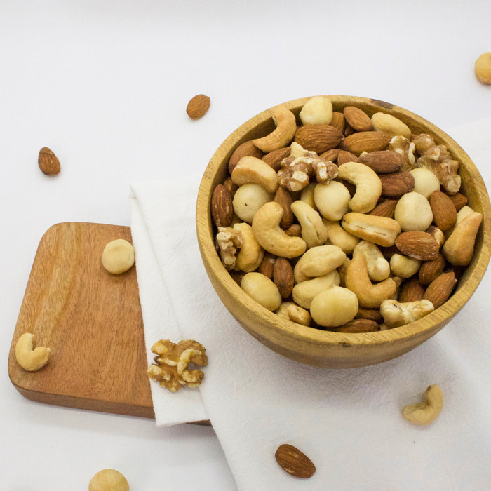 

Kacang Campur Macadamia 1 Kg / Salted Mix Nut with Macadamia 1 Kg