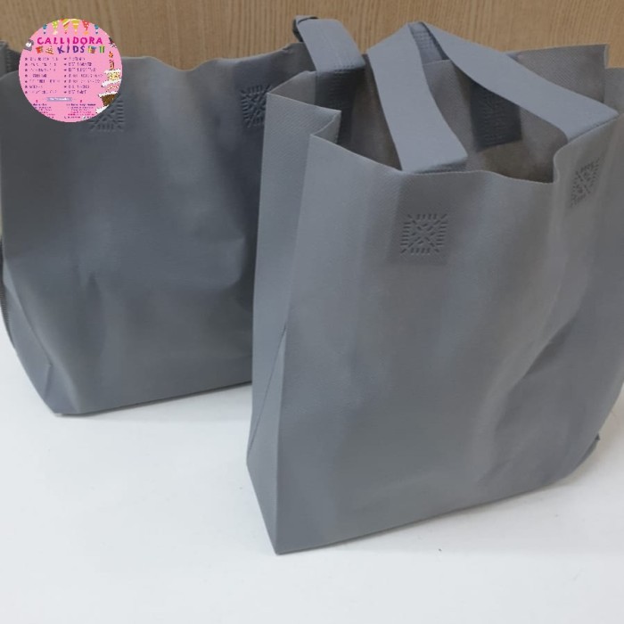 

HAMPERS LEBARAN SAJADAH +MUG+KOTAK KALENG DENGAN PITA KARTU