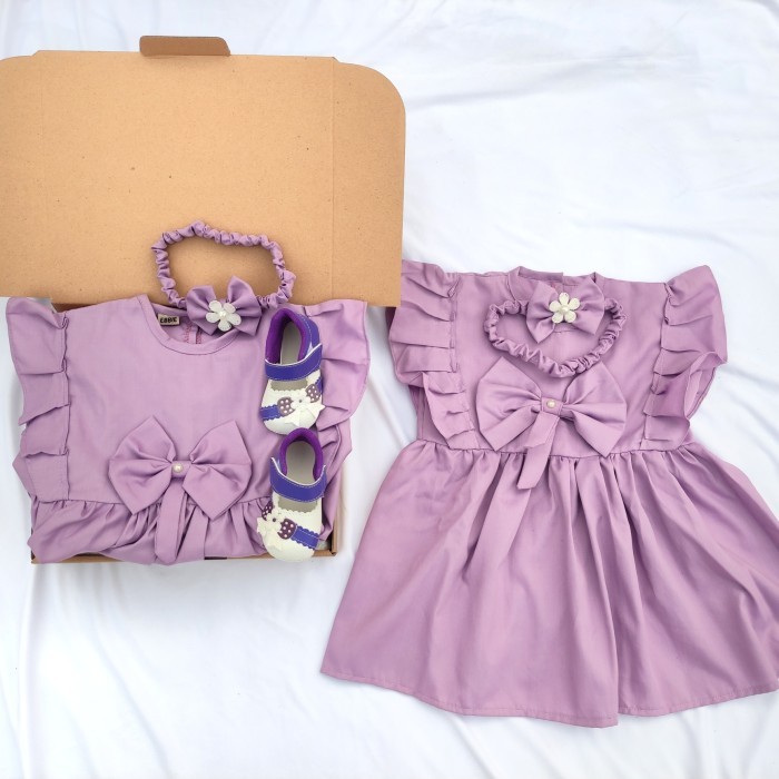 

HAMPERS BABY GIRL PARCEL KADO LAHIRAN BAYI PEREMPUAN PREMIUM