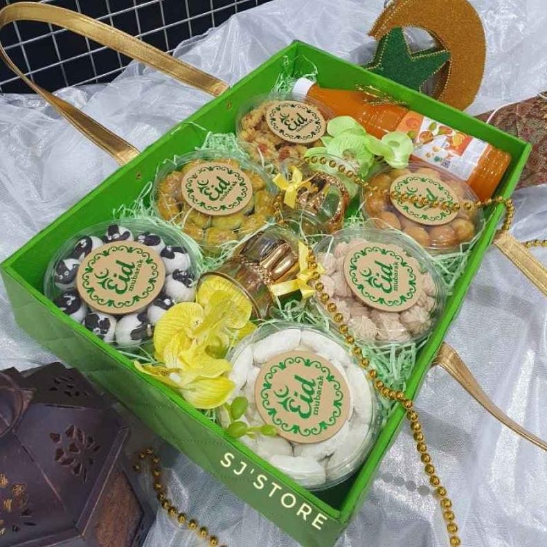 

Paket Box Hampers Lebaran Kue Kering Toples Murah 36