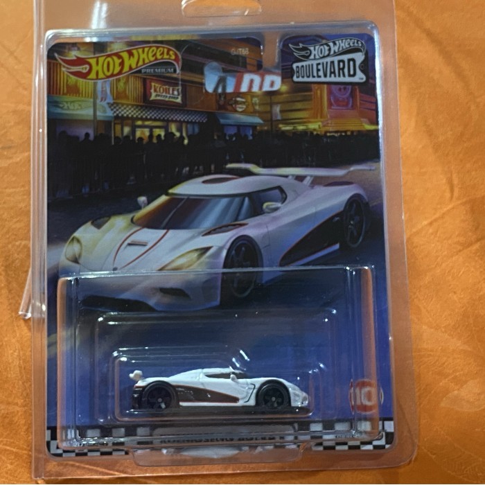 HOTWHEELS BOULEVARD 2020 KOENIGSEGG AGERA R