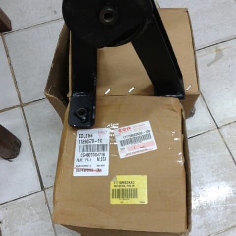 transmisi mounting suzuki splash 2013