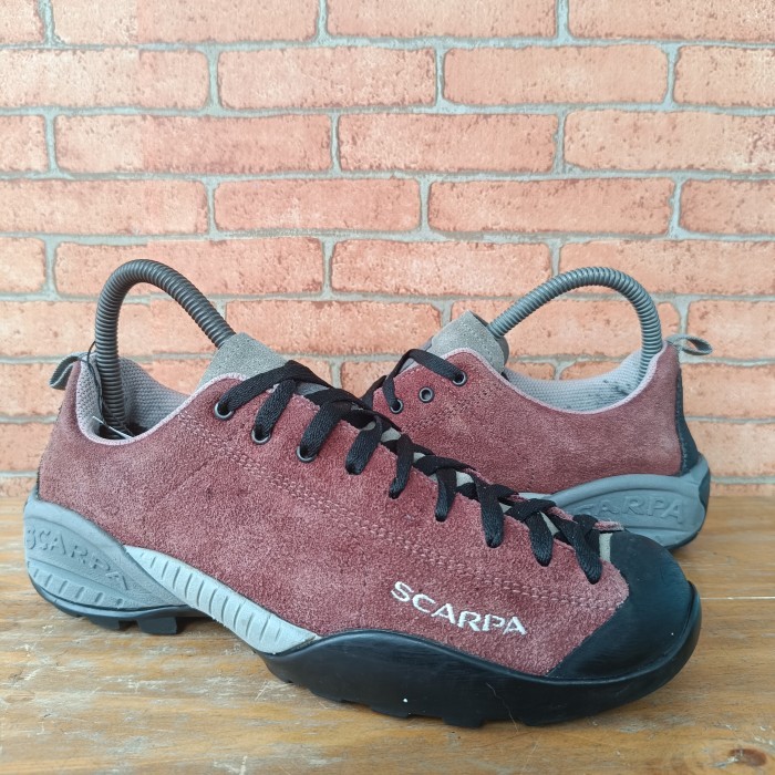 Sepatu Scarpa Mojito Size 42