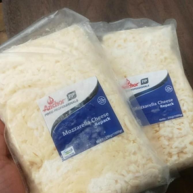 

SIAP KIRIM KEJU MOZARELLA SHREDDED 1KG / MOZARELLA PARUT SHREDDED CHEESE 1 KG