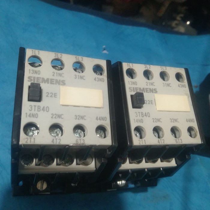 Magnetic Contactor Kontaktor Siemens 3Tb40 22E 20A 220V.