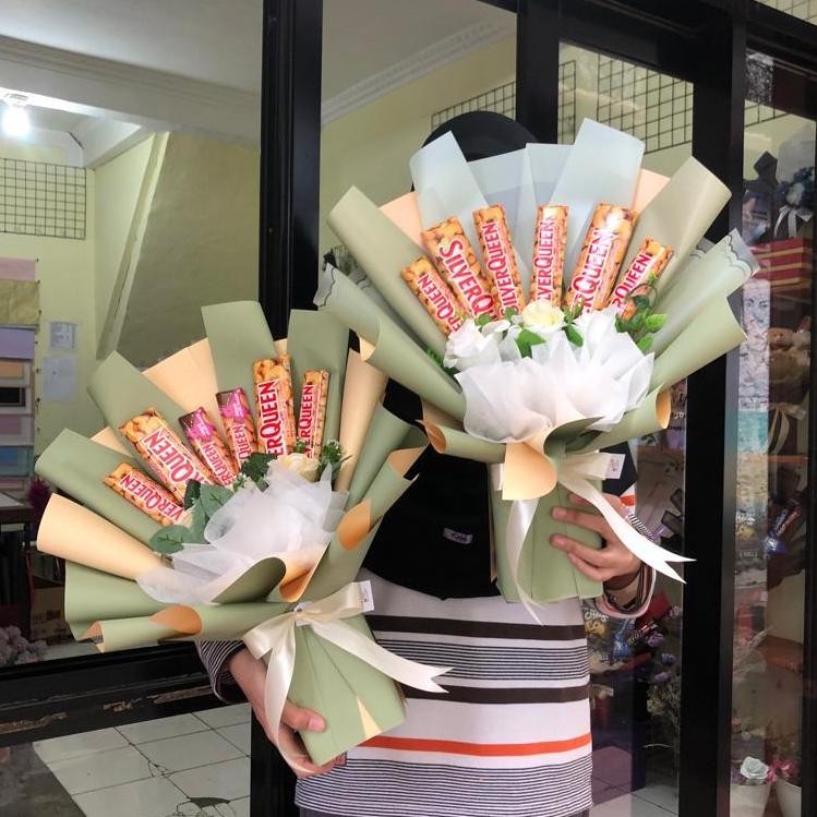 

BISA COD Buket coklat valentine / buket coklat anniversary / buket coklat bandung si-19