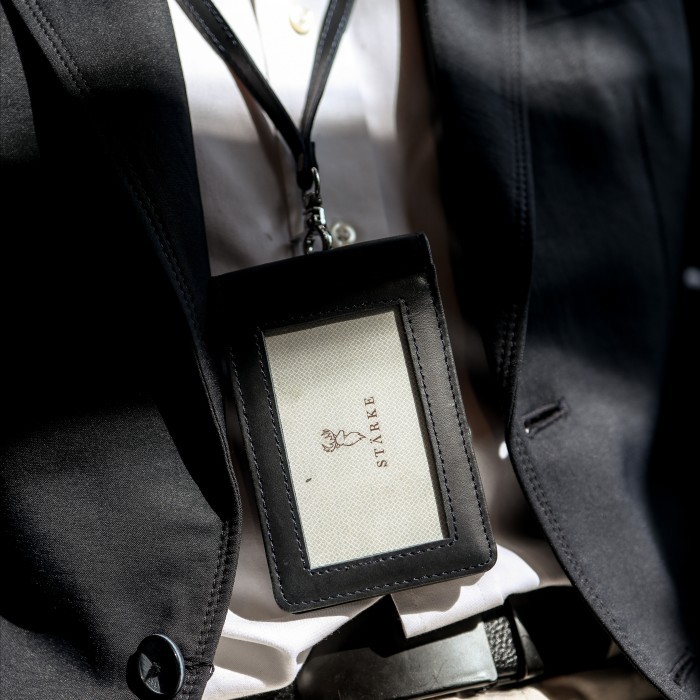 

Lanyard Kancing ID Card Holder Kancing Kulit Asli Hustle Hog III Navy