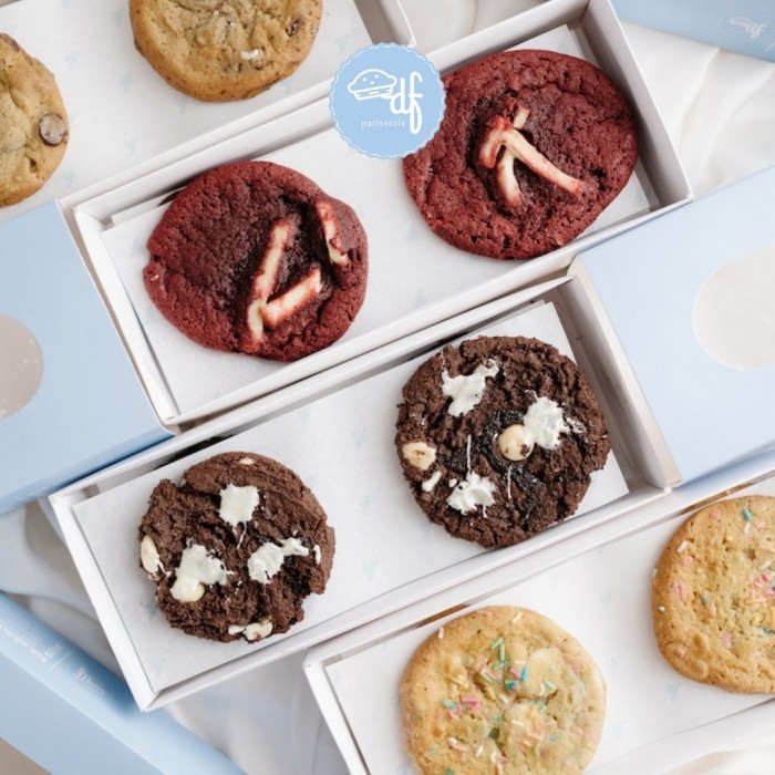 

Product Terlaris Half Dozen Soft-Baked Cookies (6 Pcs) - Df Soft Cookies