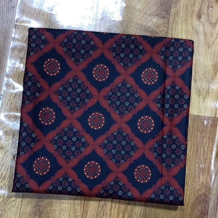 kain batik jarik motif bunga matahari truntum