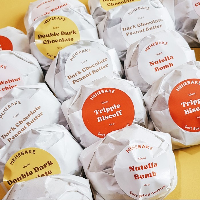 

HEHE GIFT HAMPER GIFT BOX SOFT BAKED GIANT COOKIE