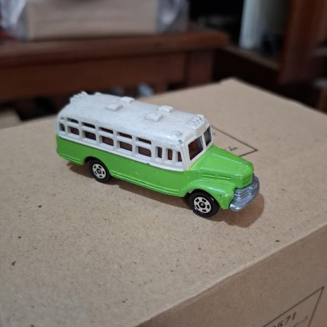 TOMICA ISUZU BONNET BUS 1/110 SCALE NO. 6 MADE IN JAPAN