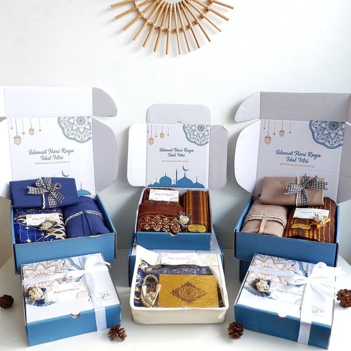 

RAYA HAMPERS - ALAT SHOLAT (Parcel Lebaran Idul Fitri Mukena Sajadah)
