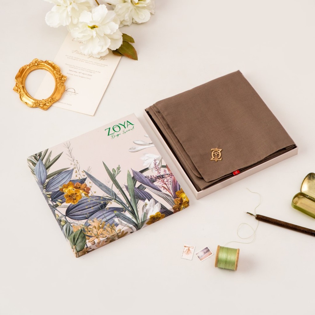 

Zoya HARDBOX Scarf - Box Hampers Scarf