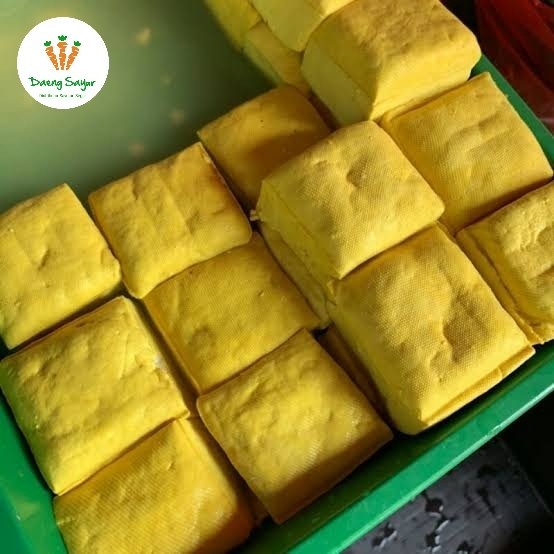 

Tahu Kuning Cina - 1pcs