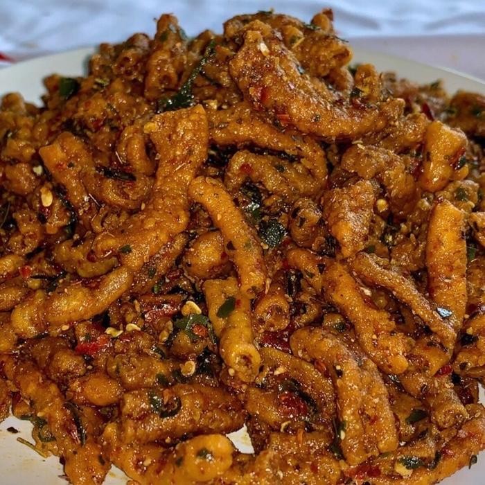 

FREE ONGKIR KERIPIK USUS CRISPY PEDAS DAUN JERUK - 100 gr Makanan Food