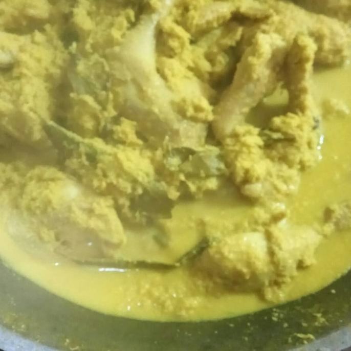 

READY AYAM PEJANTAN UNGKEP BUMBU KUNING SIAP GORENG