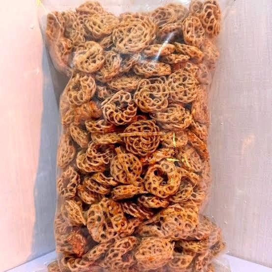 

SPECIAL Sebring Rafael Kerupuk Seblak Kering Daun Jeruk Pedas Original Snack Food Makanan Cemilan