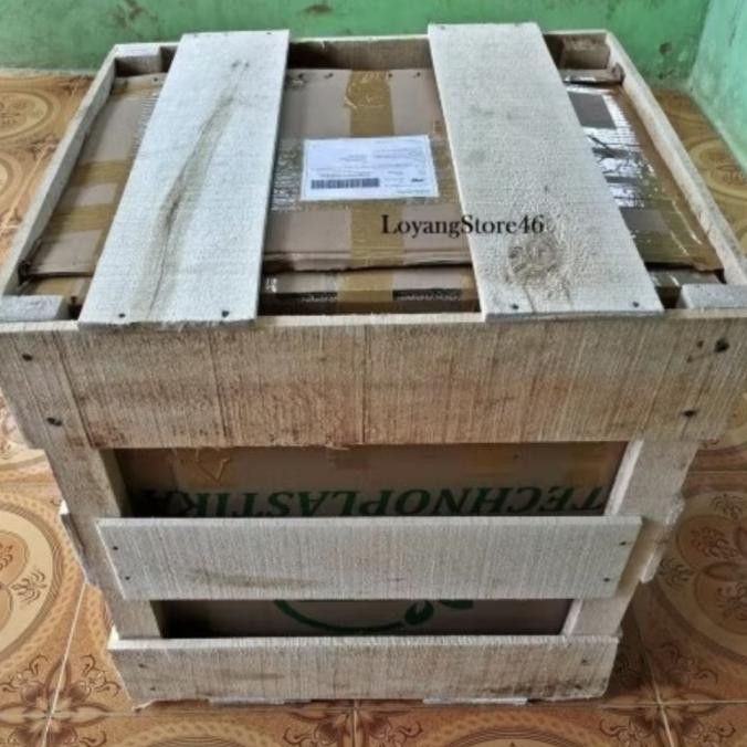 

CO Packing Kayu untuk Etalase Kaca Agar aman sampai Tujuan.