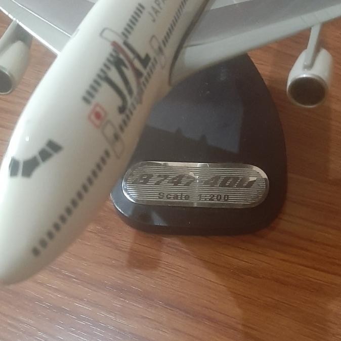 Miniatur Pesawat Boeing Japan Airlines 747-400 Scala 1:200 (34Cm)